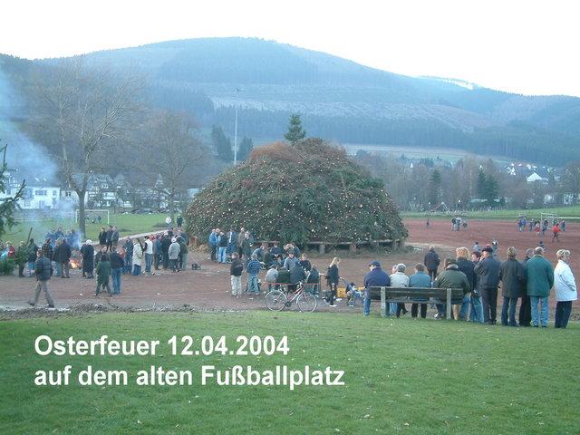 Osterfeuer auf dem alten Fussballplatz.jpg.jpg